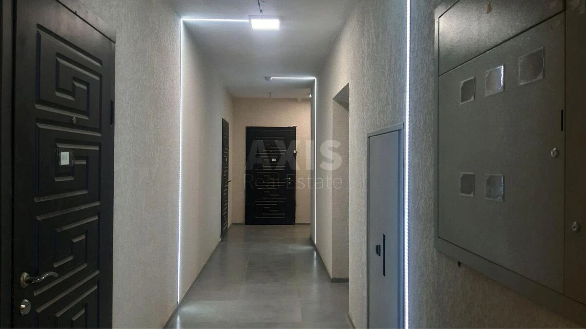 2к квартира ул. Бережанская 86855916