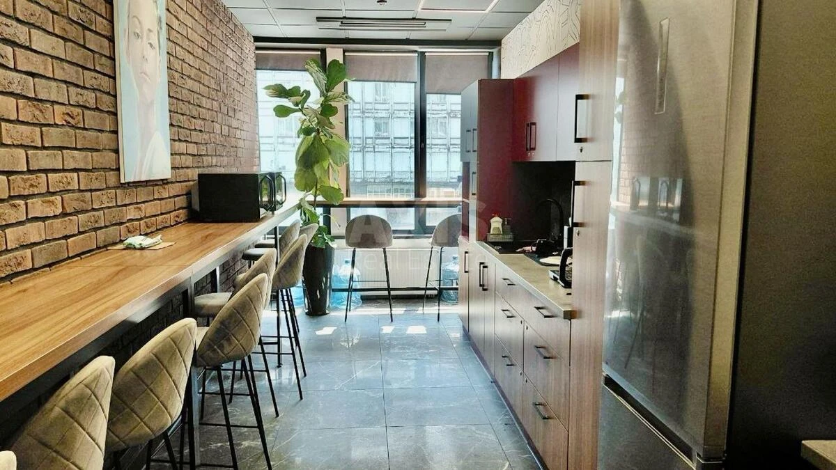Office vul. Lypkivs'kogo Vasylja Mytropolyta 45, 55m26941720
