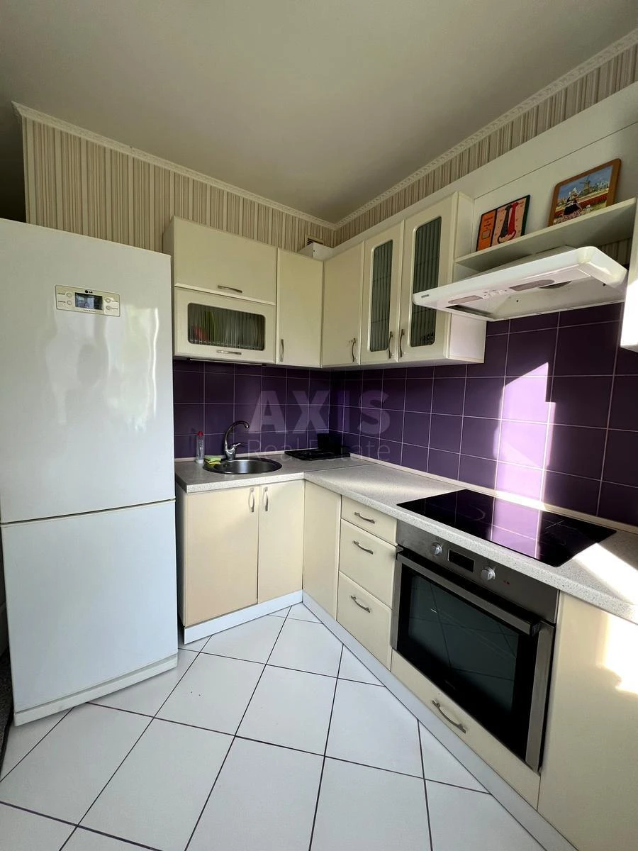 2к квартира ул. Ахматовой Анны 16В689944