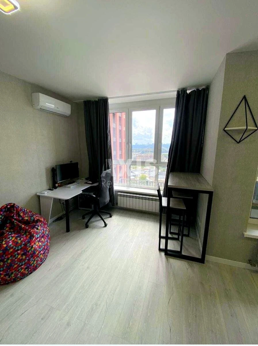 1k apartment pr-t Stepana Bandery Thirty-two D693754