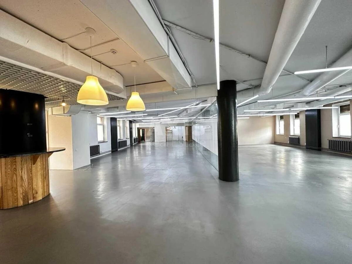 Office bul. Lesi Ukrai'nky 23Б, 412m2686880