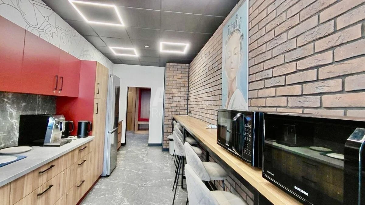 Office vul. Lypkivs'kogo Vasylja Mytropolyta 45, 55m26941719