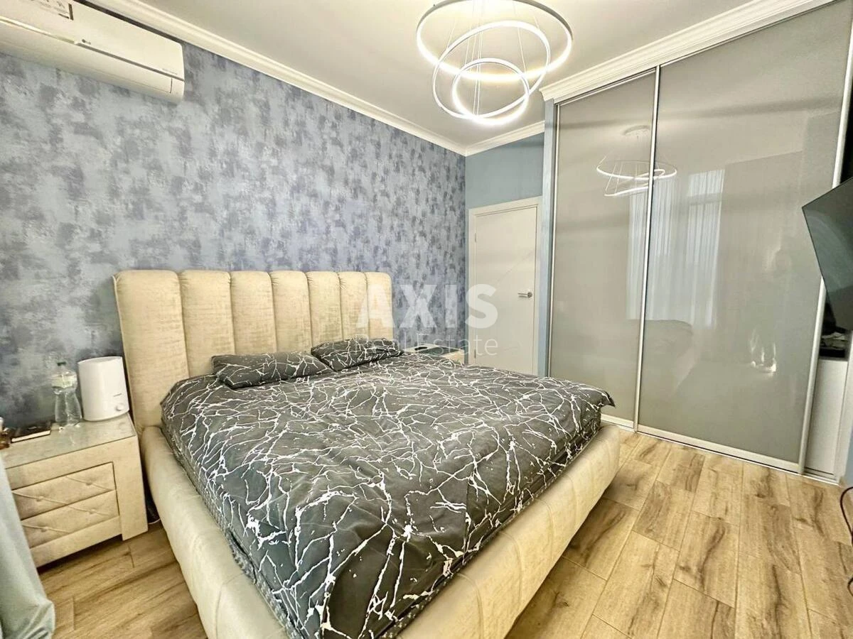 1к квартира ул. Жилянская 68712522