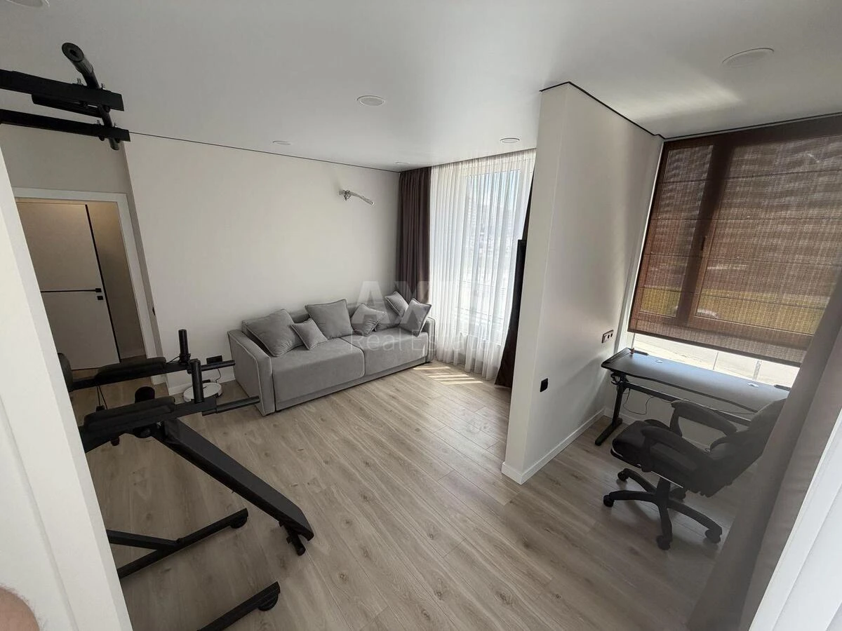 2k apartment vul. Oleksandra Olesja 8/17697514