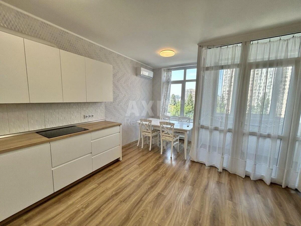 3к квартира вул. Сверстюка Євгена 467142
