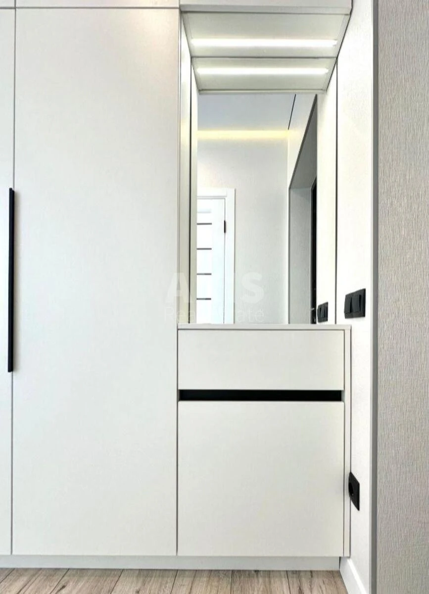 2k apartment nab. Dniprovs'ka 18687348