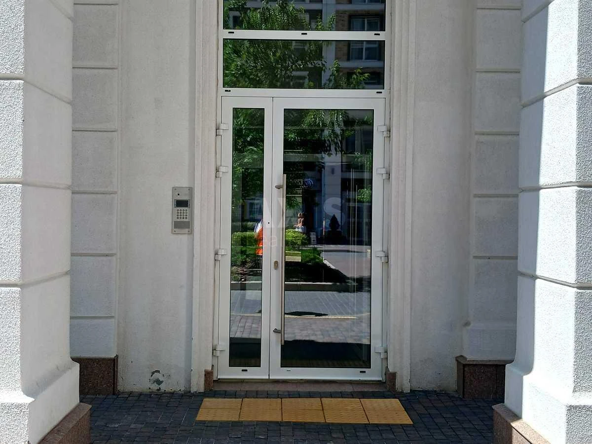 1к квартира ул. Михаила Максимовича 28Е7059113