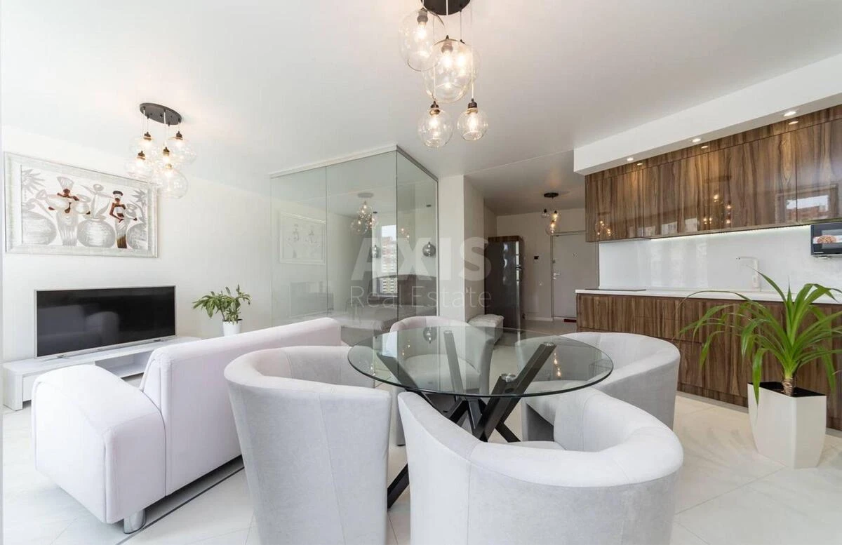 2k apartment pr-t Glushkova Akademika 9В690100
