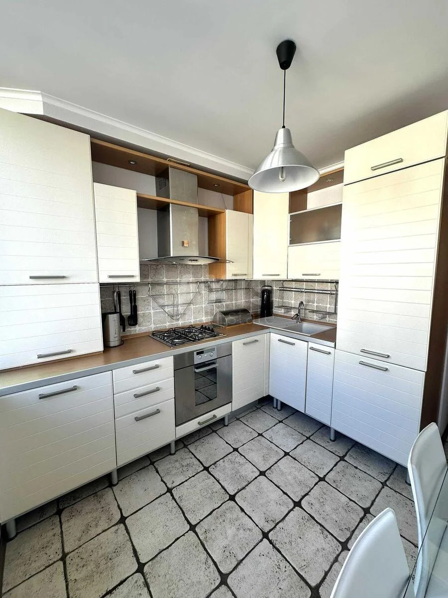 2k apartment vul. Predslavyns'ka 38