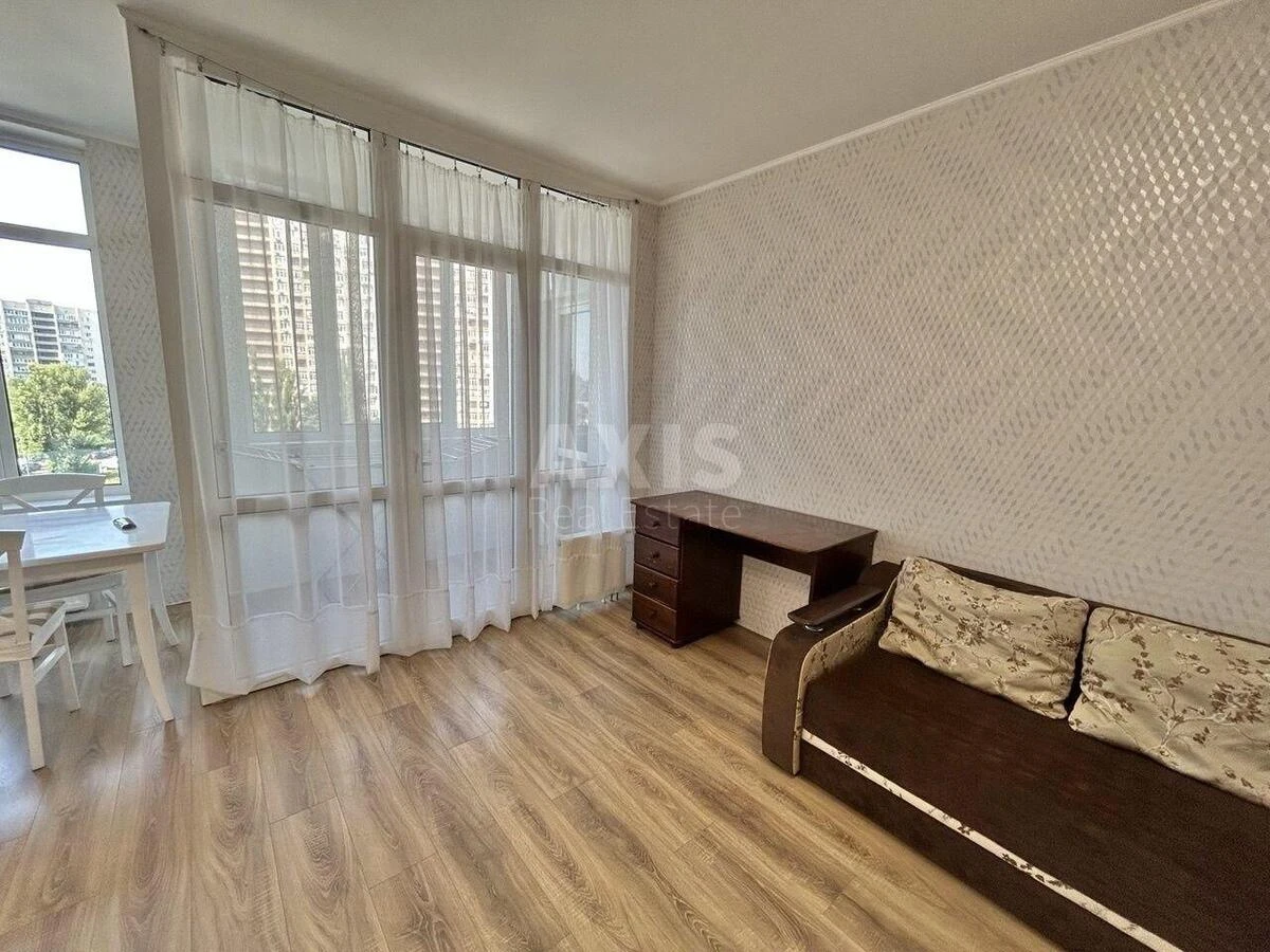 3k apartment vul. Sverstjuka Jevgena 4671421