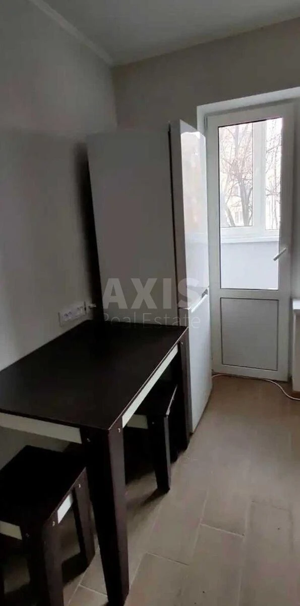 1k apartment vul. Petropavlivs'ka 14711401