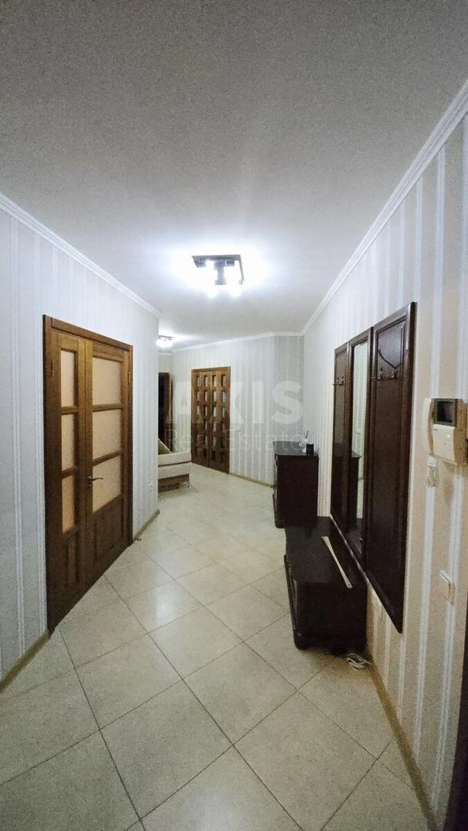4k apartment vul. Pochajnyns'ka 25/49640214