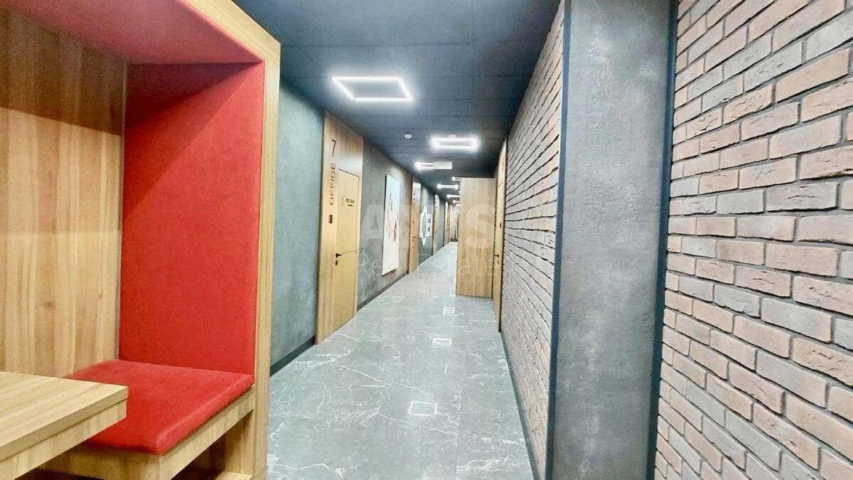Office vul. Lypkivs'kogo Vasylja Mytropolyta 45, 55m26941714