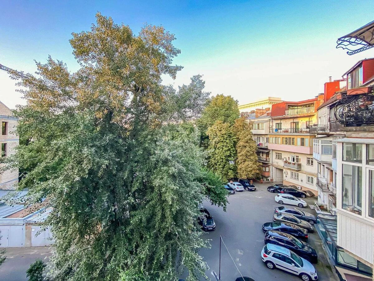 3k apartment vul. Ljuterans'ka 216931812