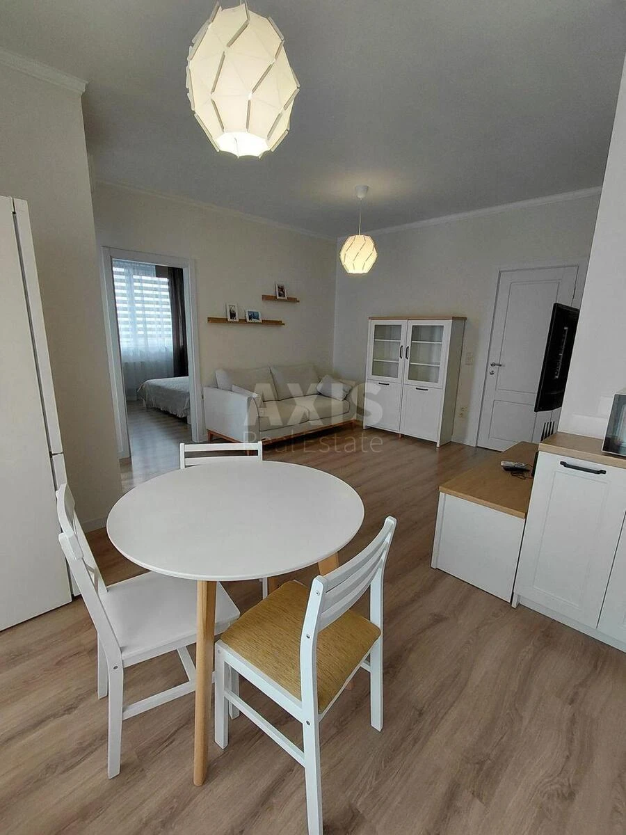 1k apartment vul. Revuc'kogo 4068772