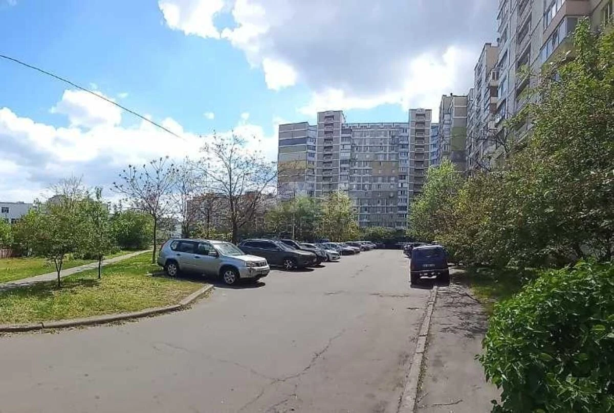 4k apartment vul. Revuc'kogo 137140621