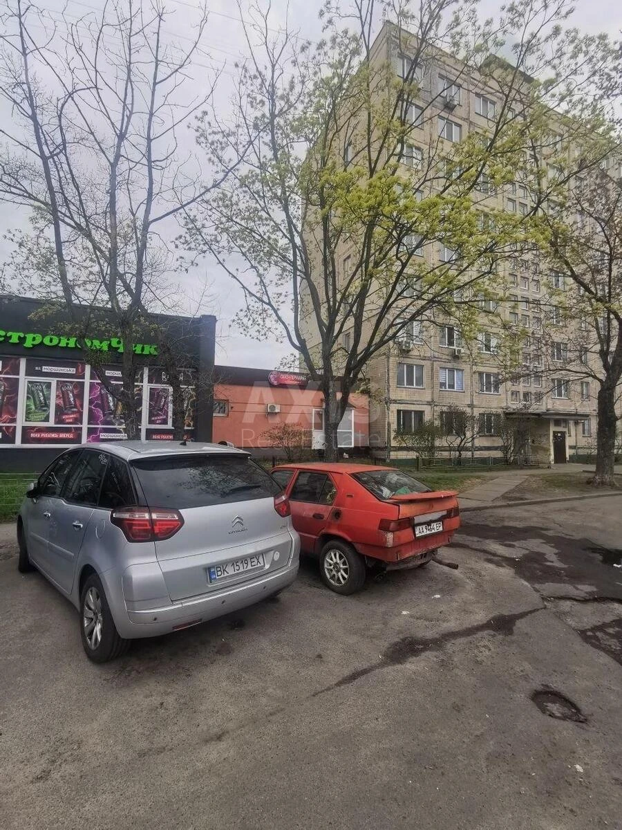 Service object vul. Ozerna 23, 68m2675700