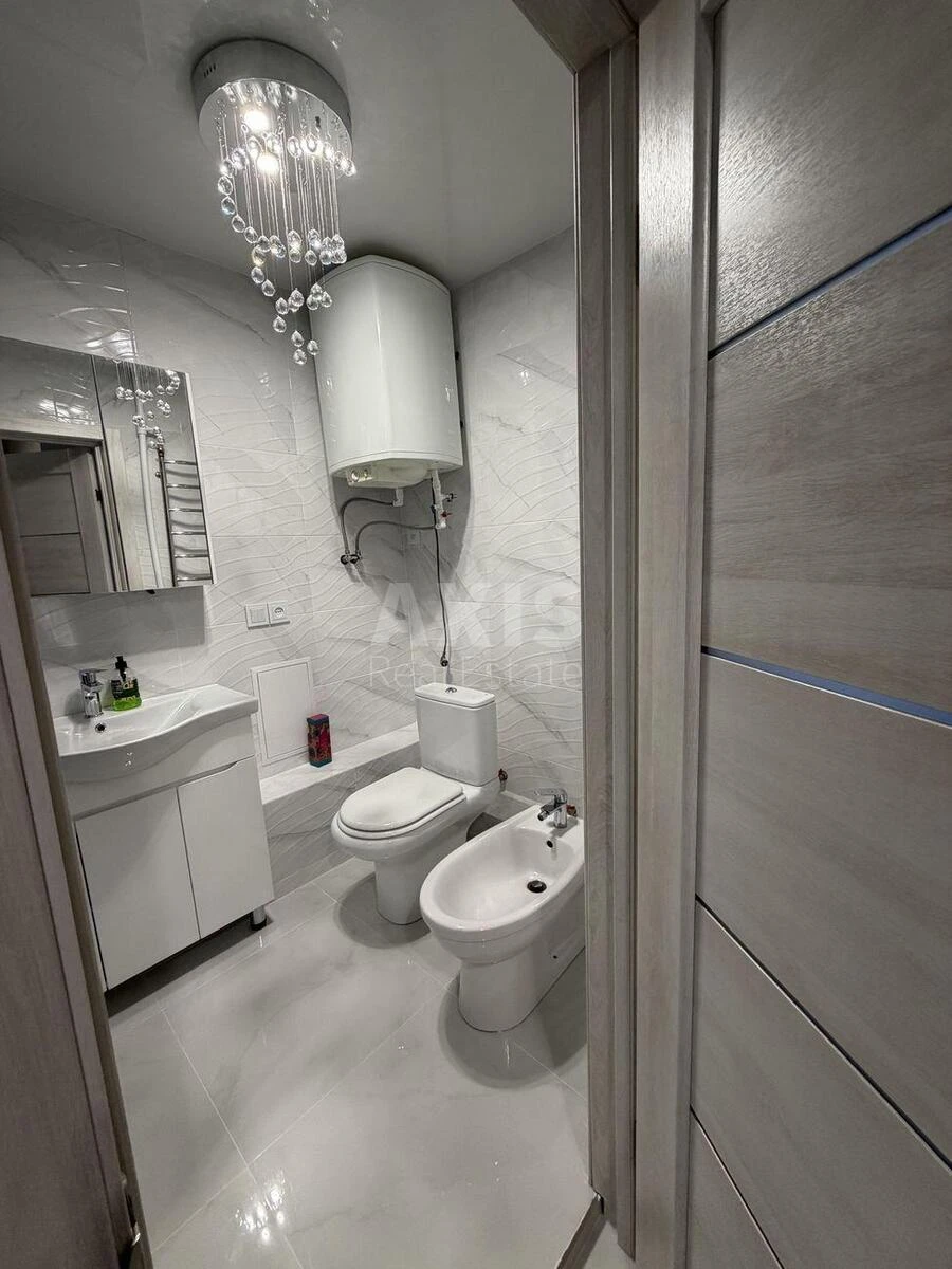 1k apartment vul. L'vivs'ka 1696536