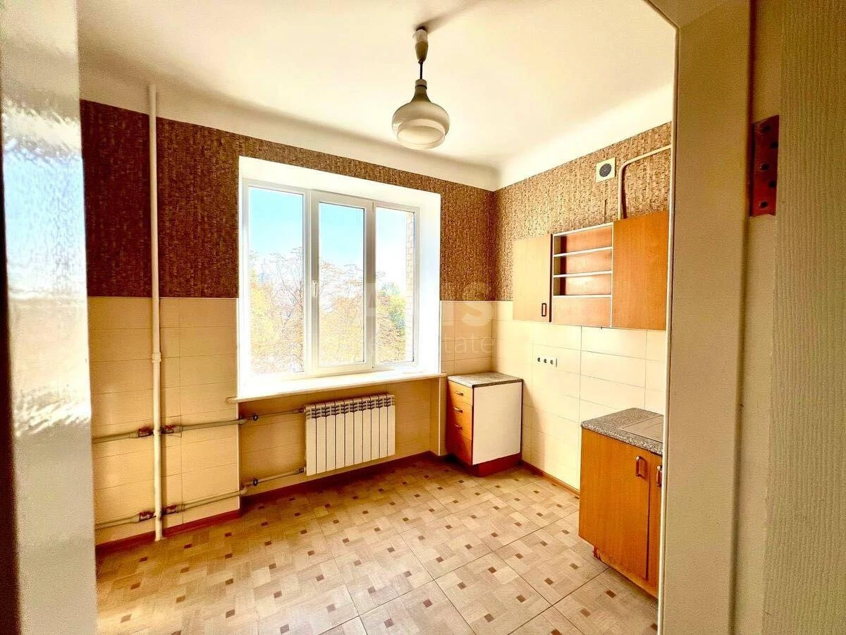 1k apartment prov. Lavrs'kyj 471250