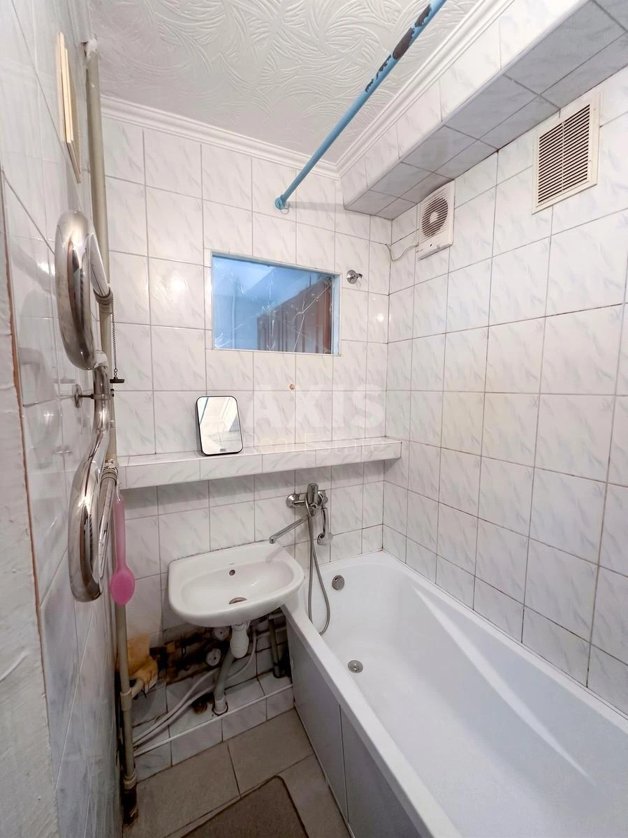 2k apartment vul. Bljuhera Vasylja 10676994