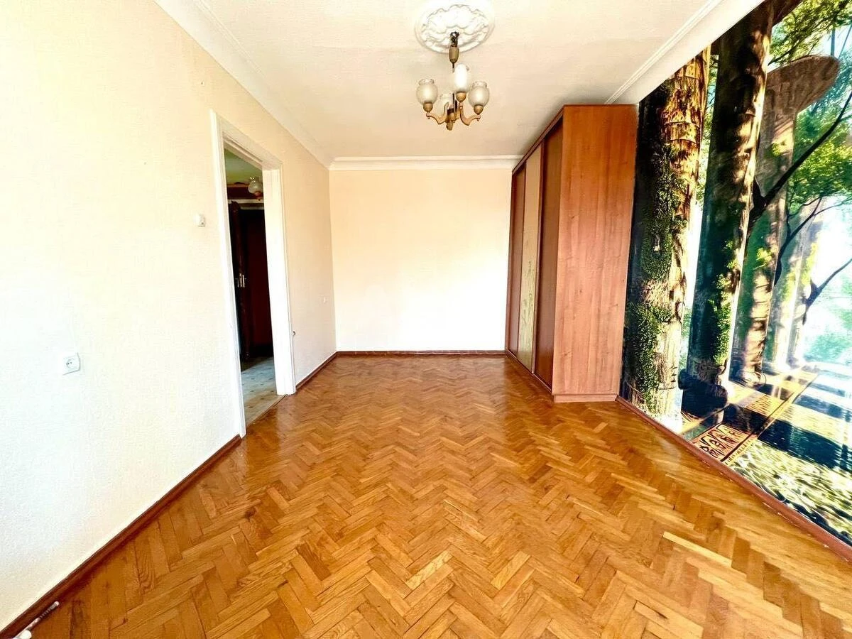 1k apartment prov. Lavrs'kyj 4712501