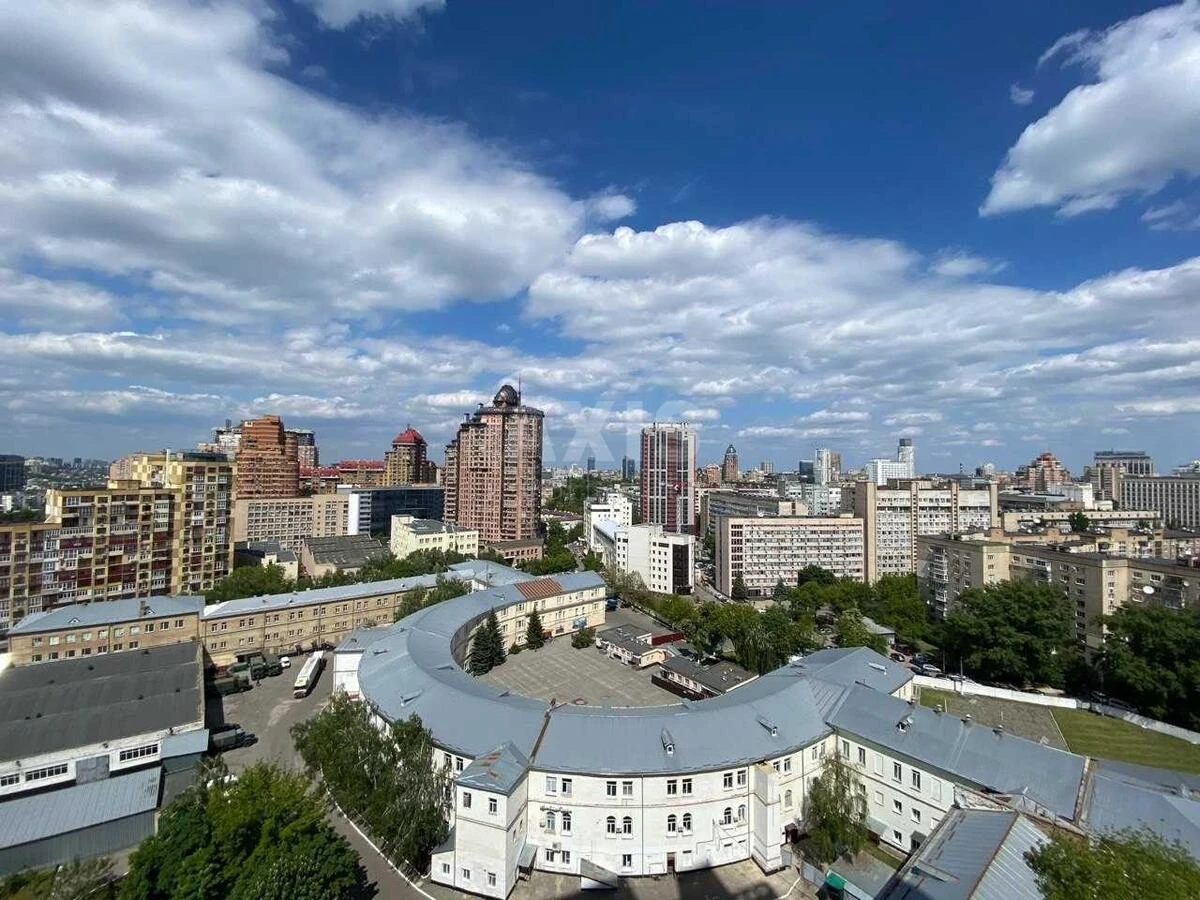 2k apartment vul. Jevgena Konoval'cja 44А683882