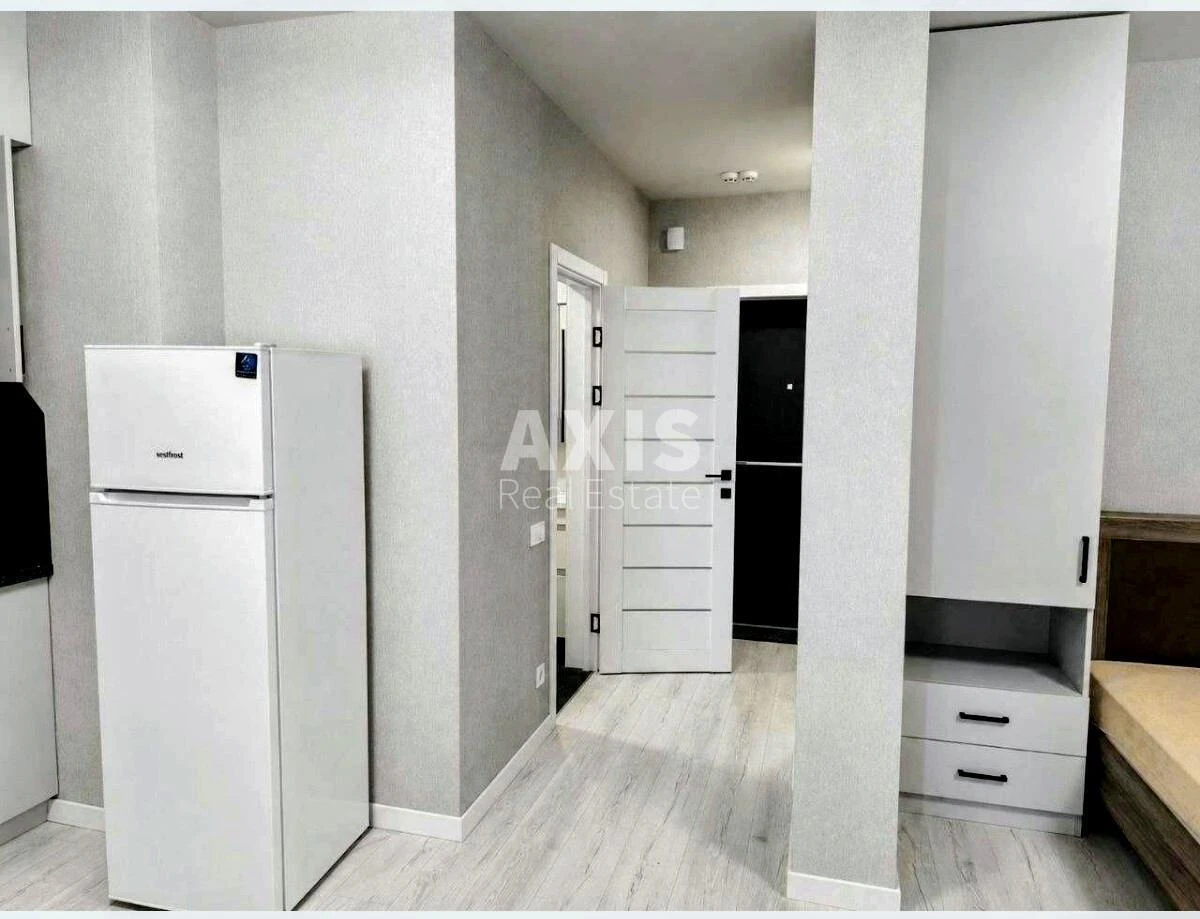 1k apartment pr-t Stepana Bandery Thirty-two D693753