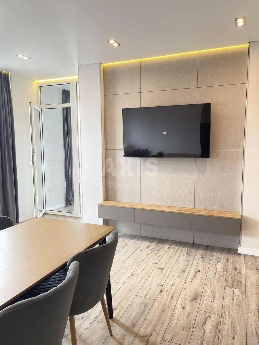 2k apartment nab. Dniprovs'ka 20А709761