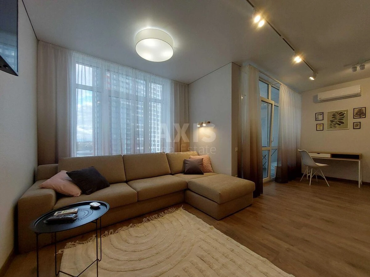 1k apartment vul. Sverstjuka Jevgena 4709684