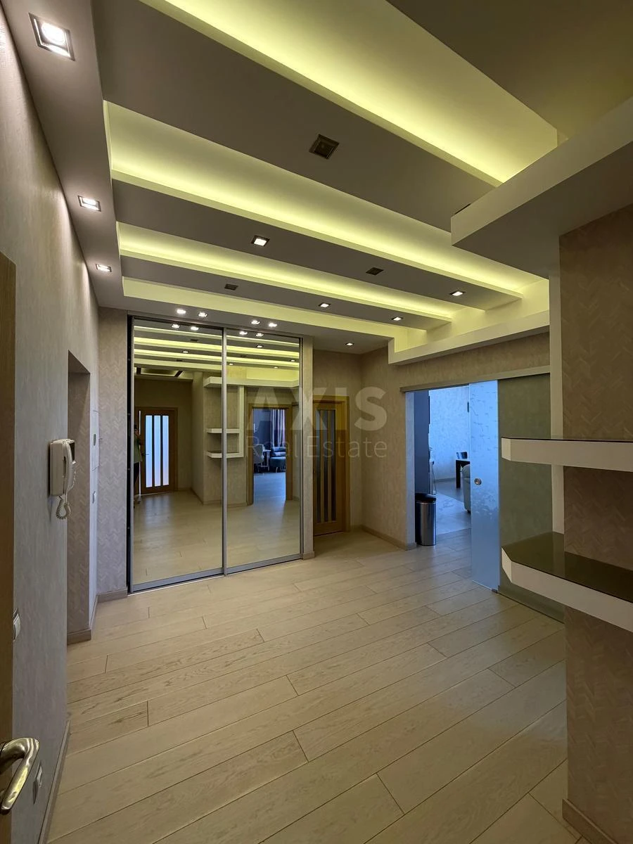 3k apartment vul. Urlivs'ka 4А7032310