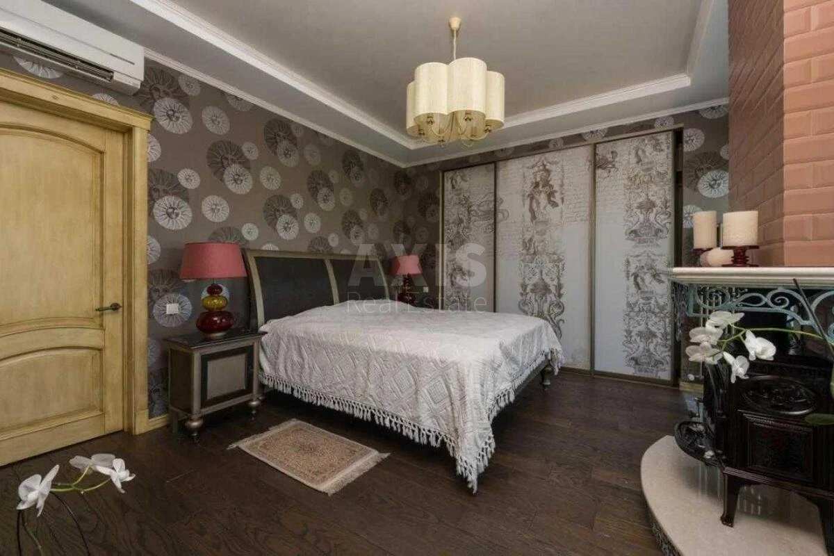 Дoм ул. Локомативная, 340м2, город Киев640229