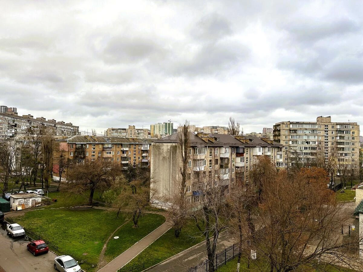 1k apartment pr-t Sobornosti 36655811