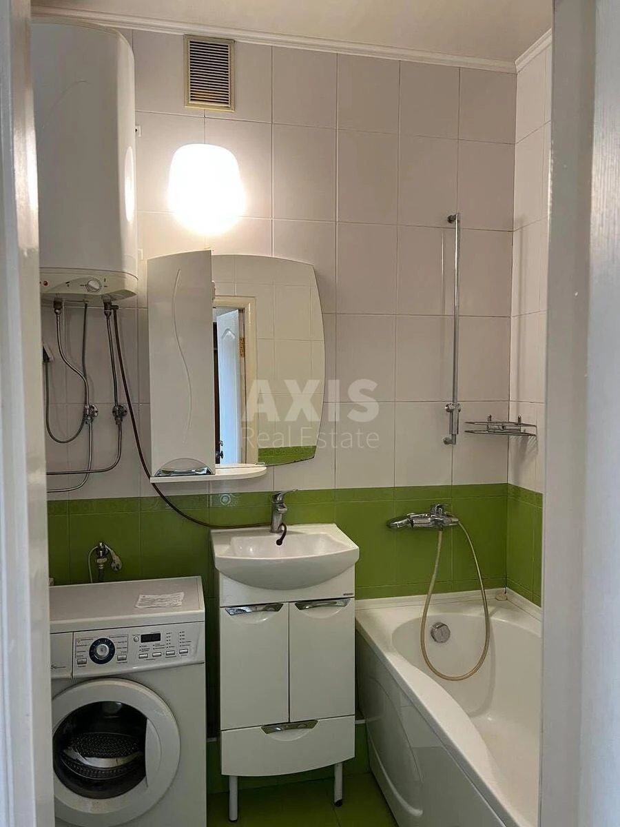 1k apartment prov. Lavrs'kyj 4712506