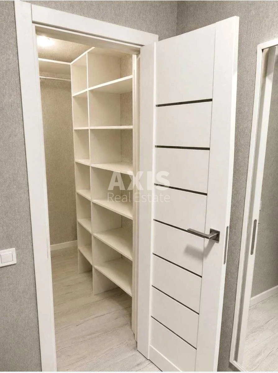 1k apartment pr-t Stepana Bandery Thirty-two D693757