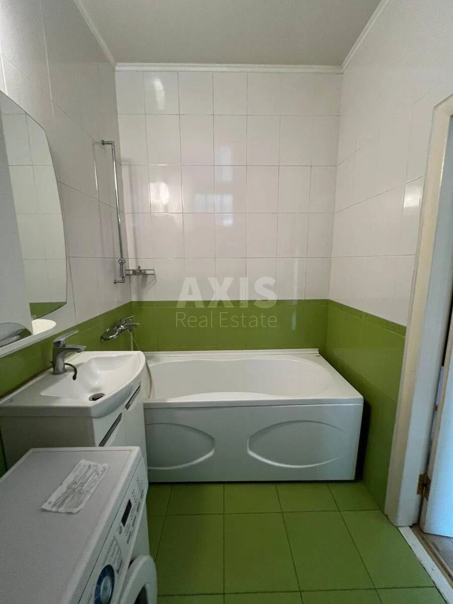 1k apartment prov. Lavrs'kyj 4712507