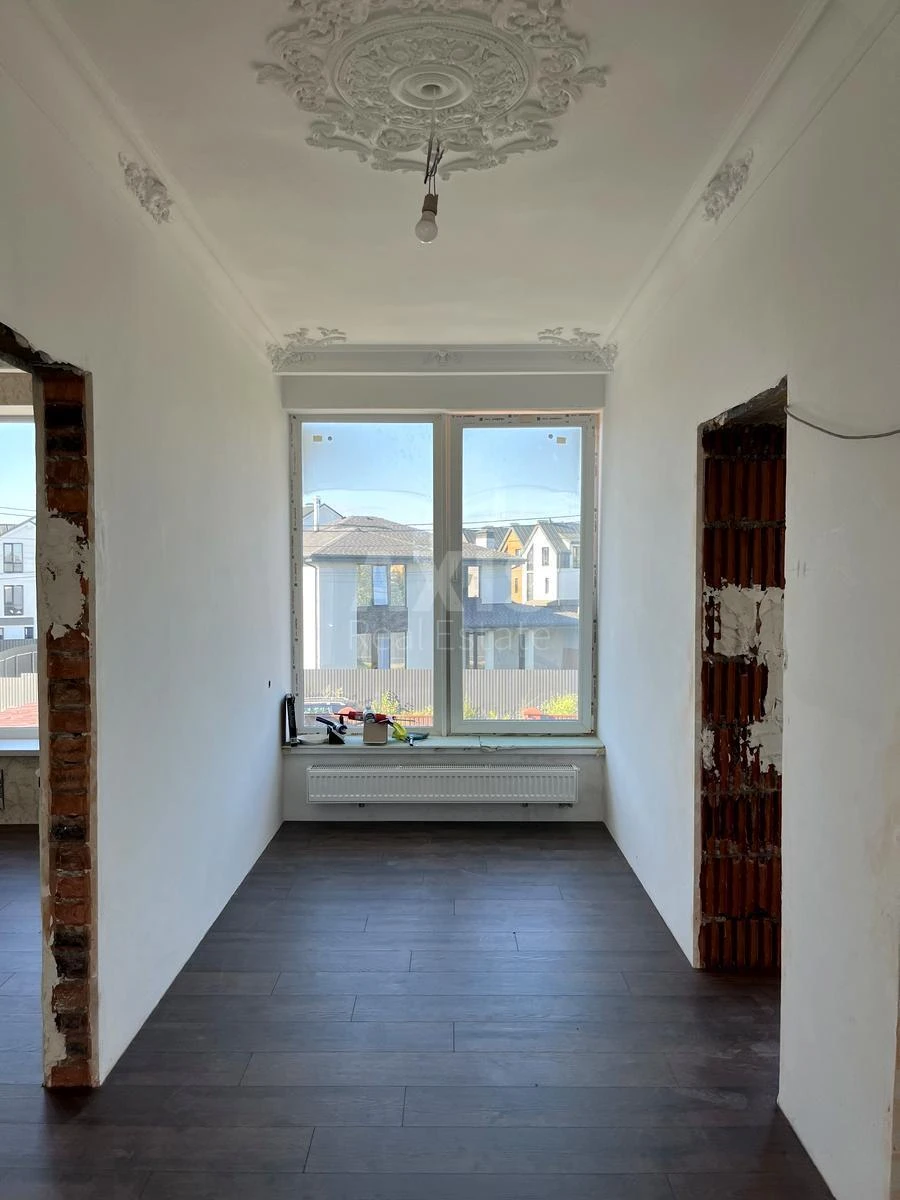 Дoм ул. Смерекова, 367м2, город Киев622750
