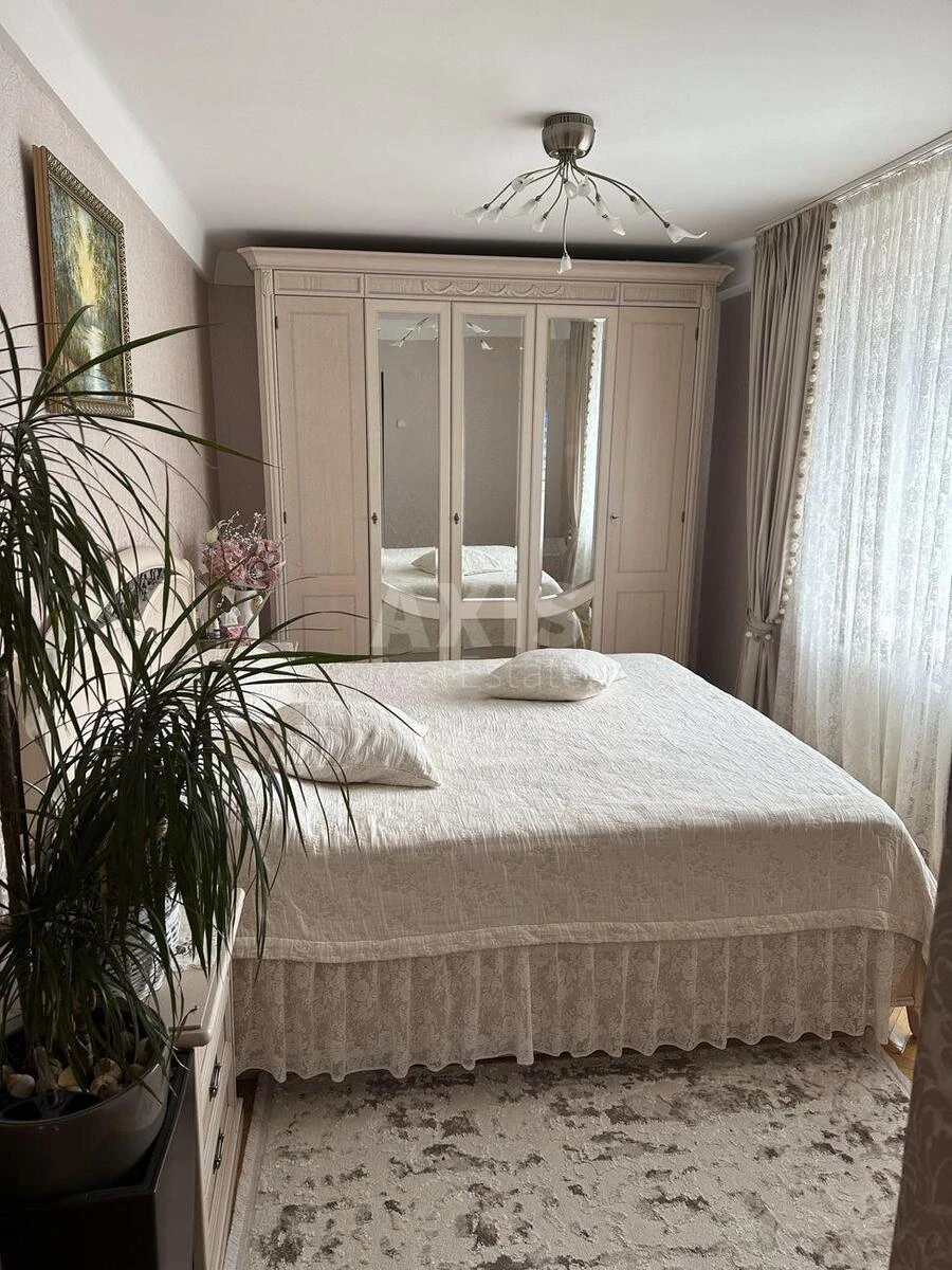 3k apartment nab. Rusanivs'ka 8/1685719
