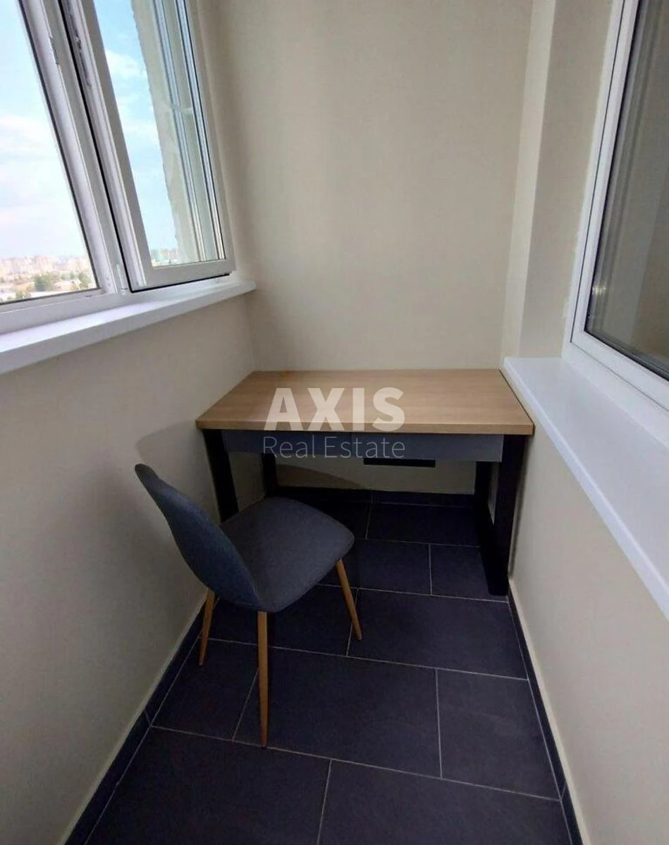 1k apartment pr-t Berestejskij 55403452