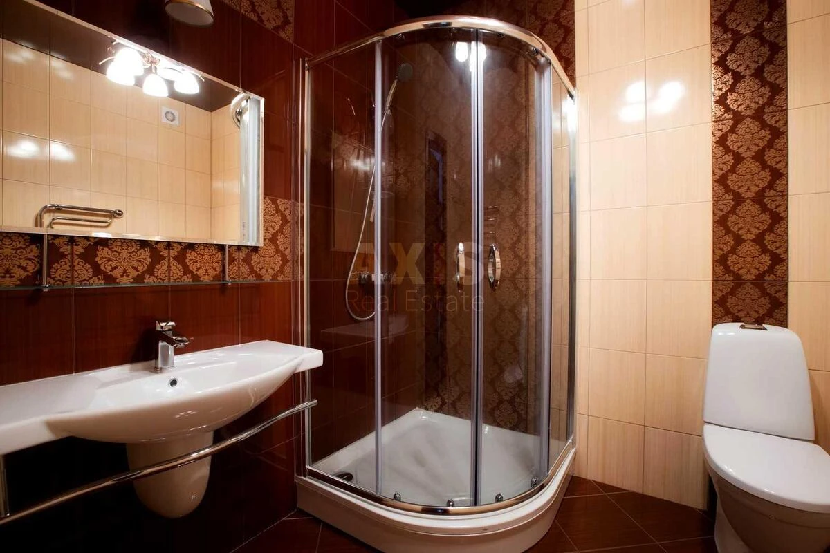 Дoм ул. Приветная, 499м2, город Киев7043417