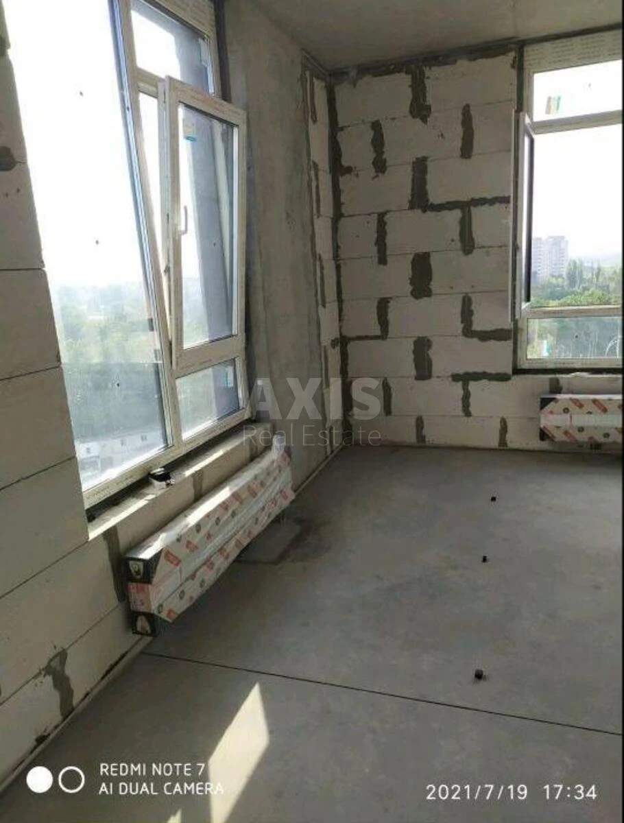 1k apartment pr-t Komarova Kosmonavta 13709362