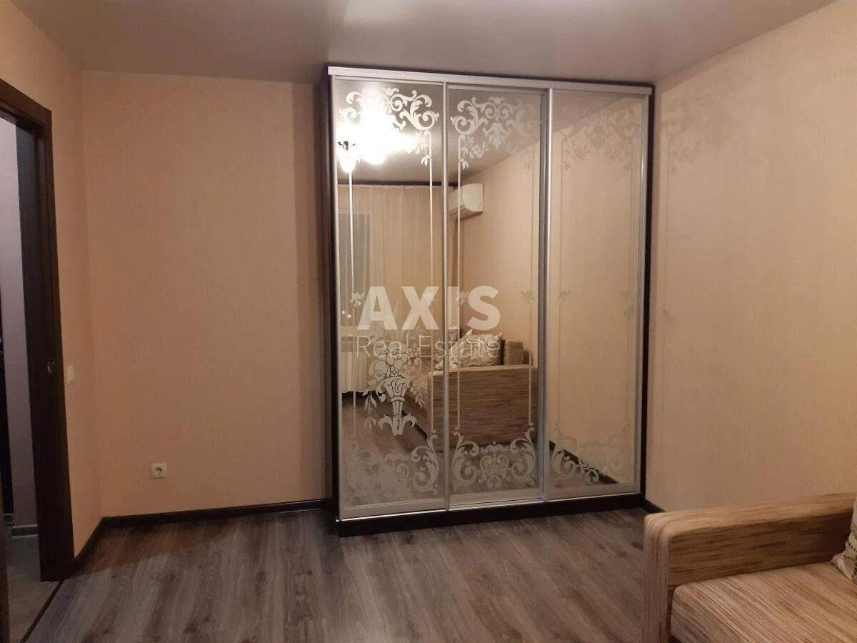 1к квартира ул. Братства Тарасовцев 5Б696584
