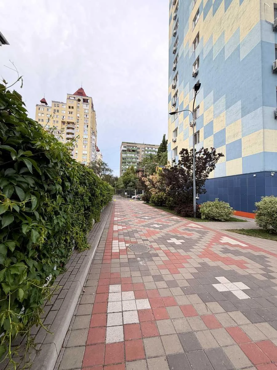 2k apartment vul. Polupanova 167060815