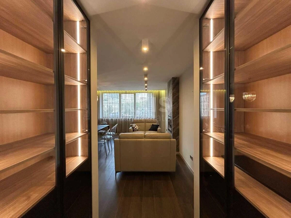 4k apartment vul. Antonovycha 74710777