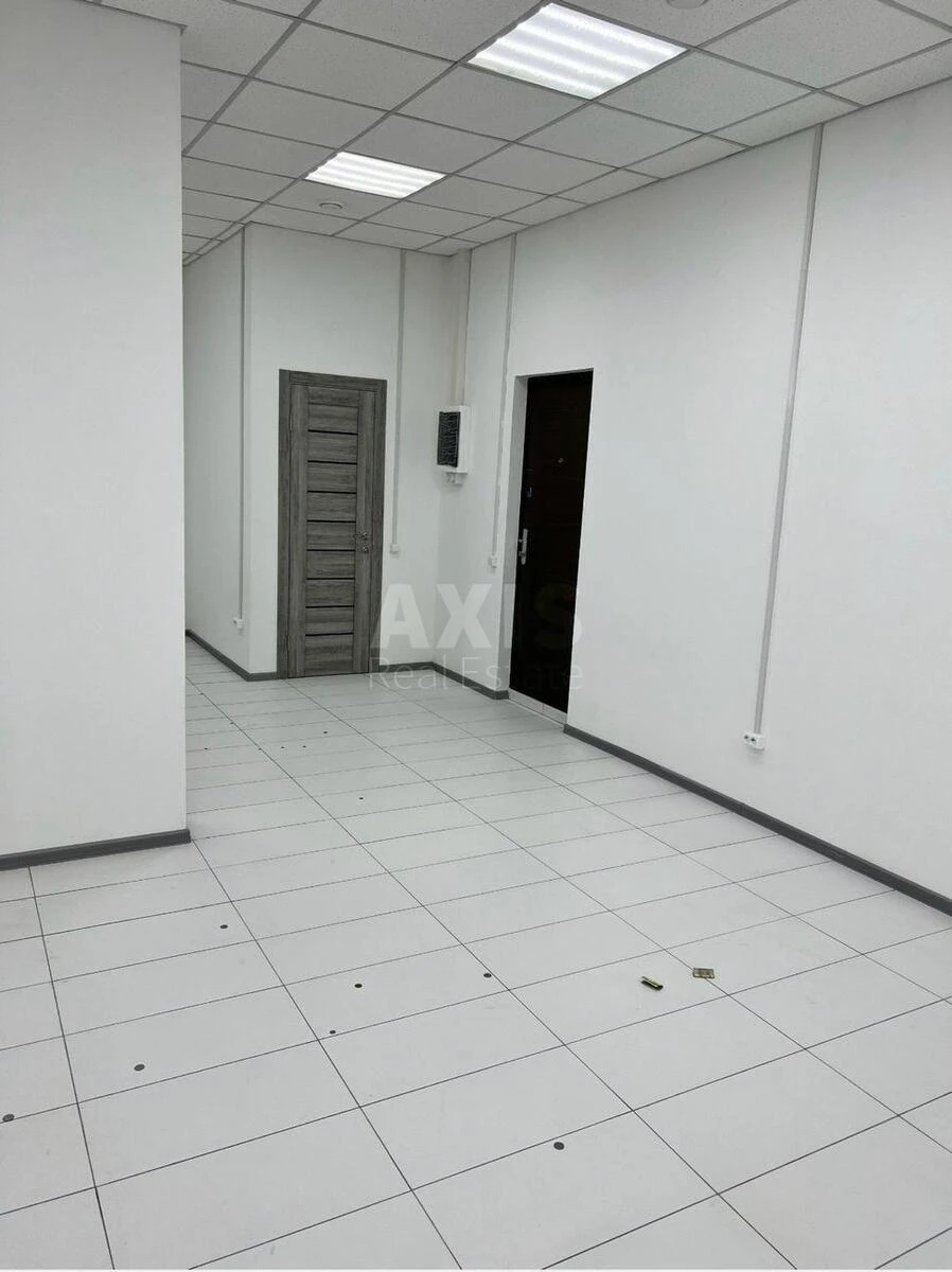 Trade object vul. Ahmatovoi' Anny 20, 34m2697061