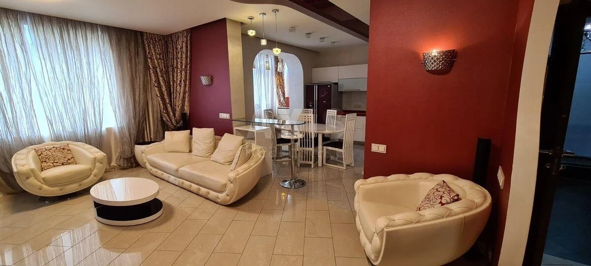 3k apartment vul. Chornovola V'jacheslava 270020
