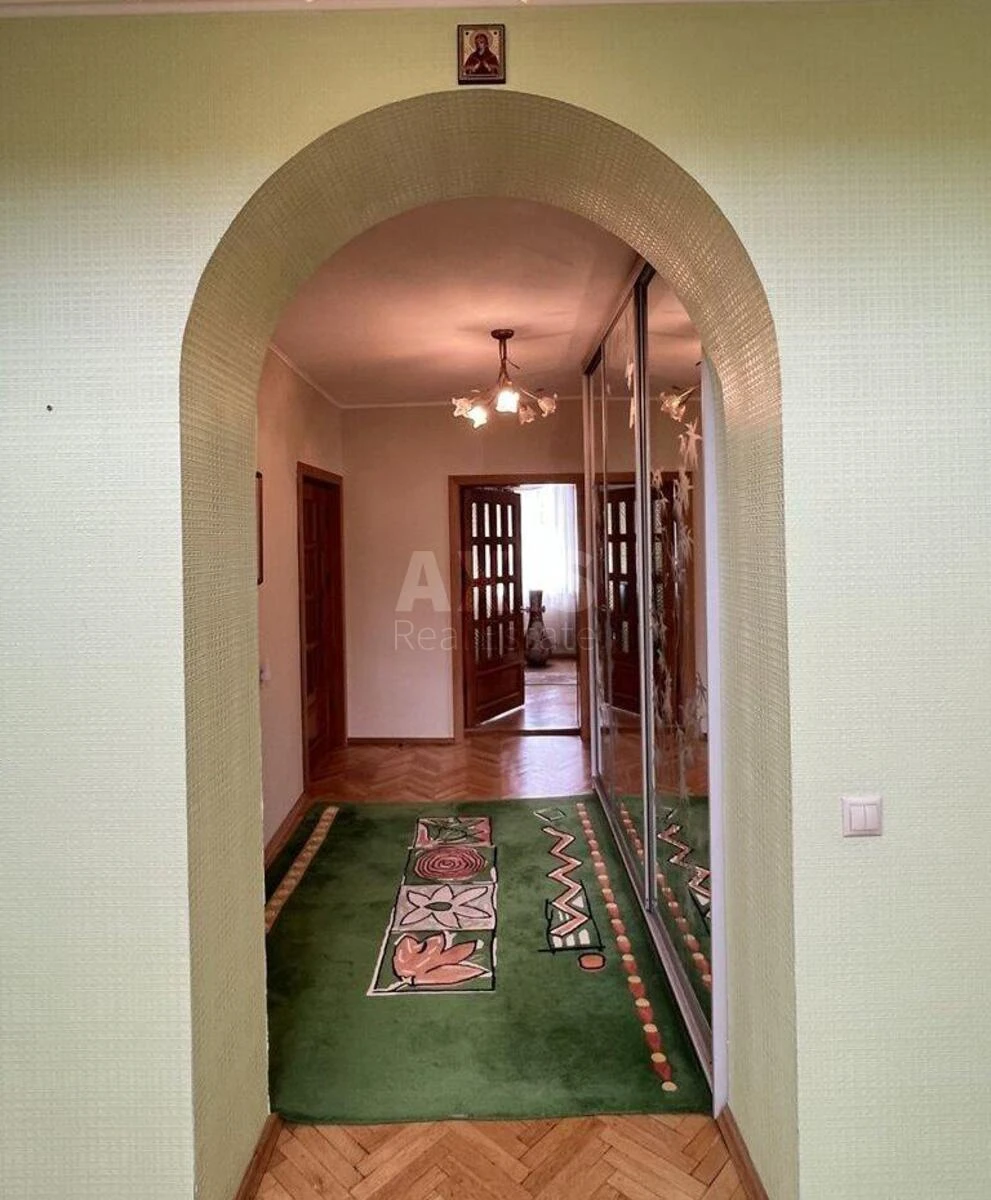 Дoм ул. Паустовского, 486м2, город Киев630775
