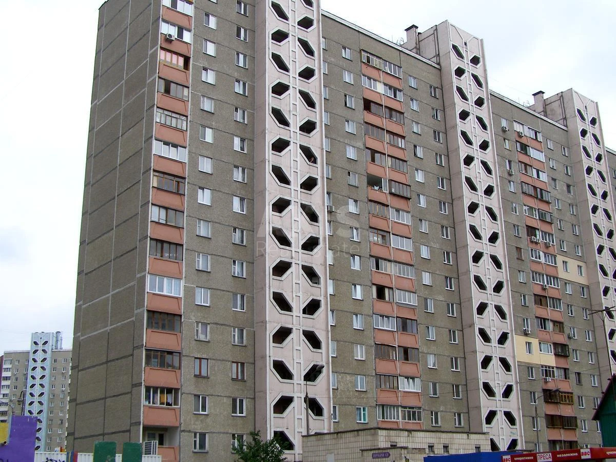 2к квартира ул. Ахматовой Анны 16В6899418