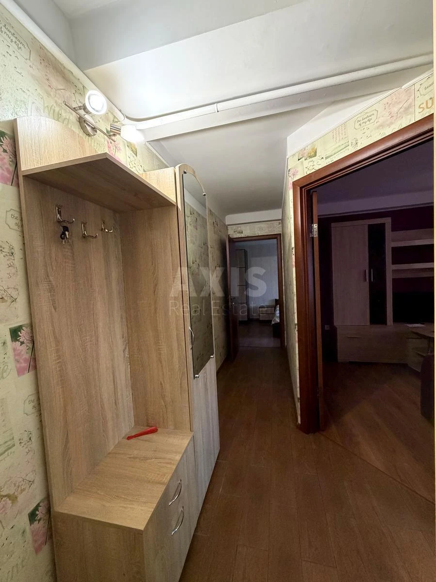 2k apartment pr-t Berestejskij 22699248