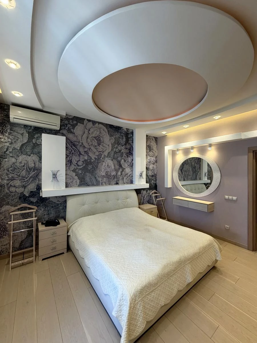 3k apartment vul. Urlivs'ka 4А7032314