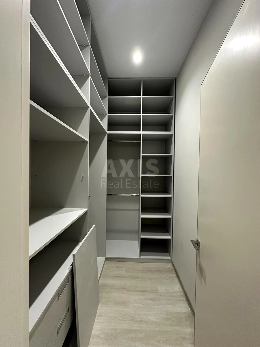 4к квартира ул. Антоновича 118/9689657